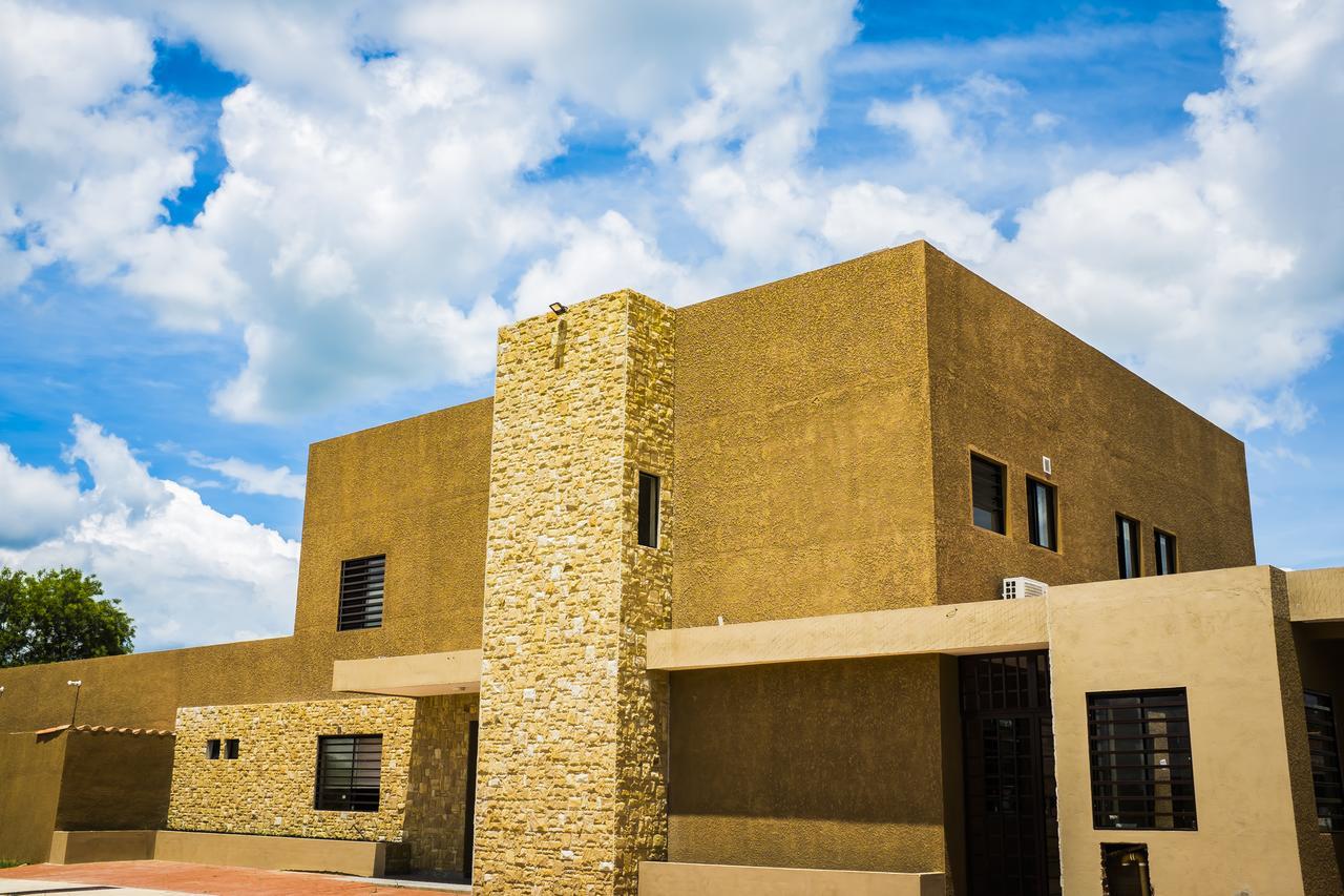 El Suto-Aparthotel Сан-Хосе-де-Чикитос Экстерьер фото